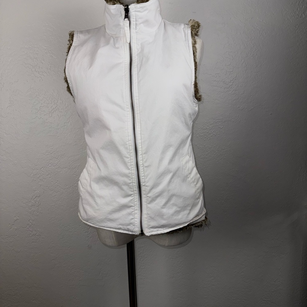 GAP Y2K Reversible Cozy Faux Fur Vest - White/Brown‎ - Small